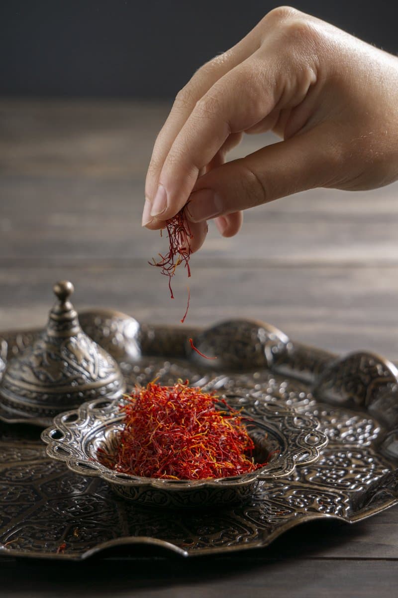Saffron Health Benefits: 9 Science-Backed Effects in 2026